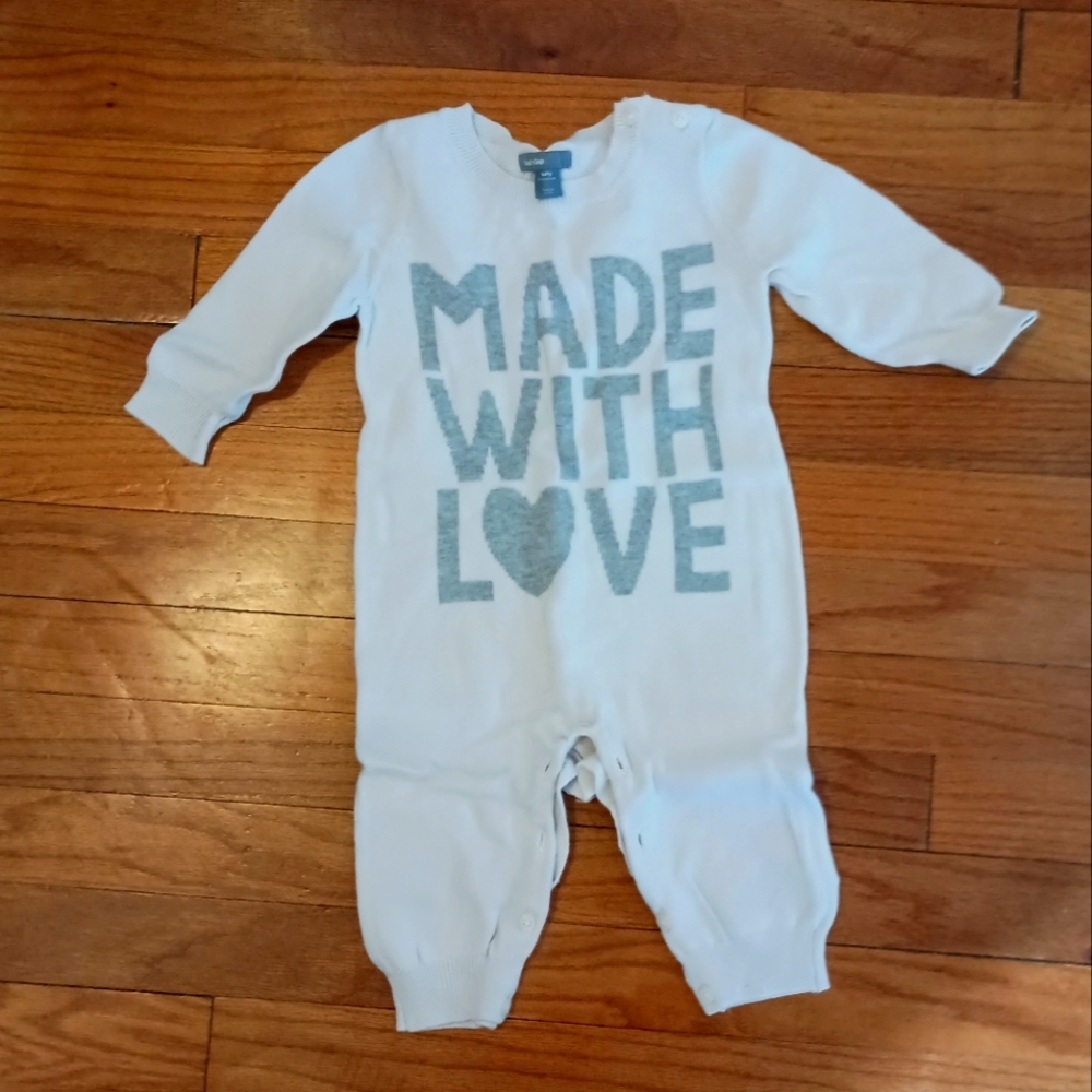 3/$10 🌟 Baby Gap Knit White Cream Grey Long Sleeve Onesie Made With Love 3-6M